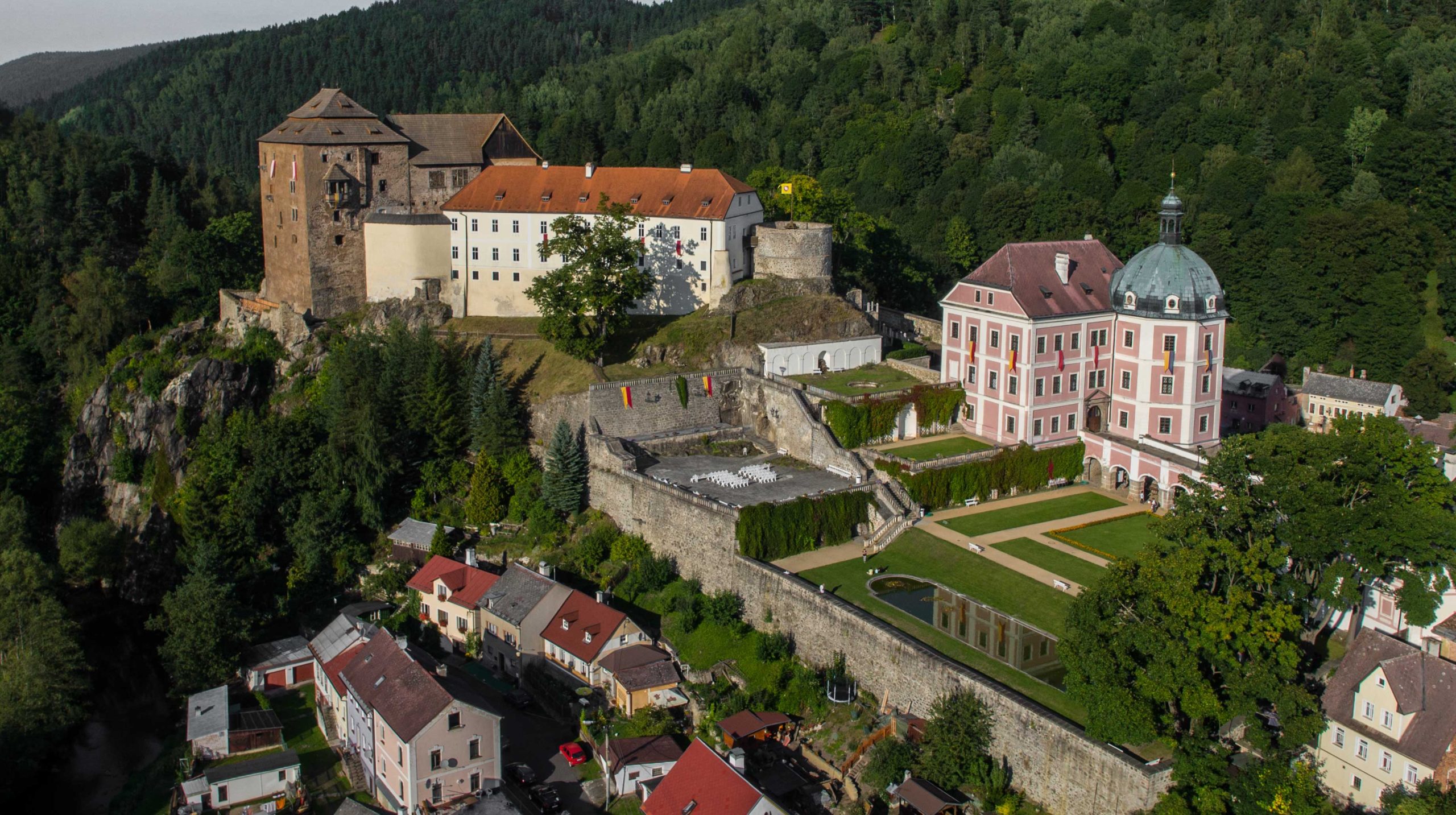 Restaurace a penzion Stará pošta in Bečov Nad Teplou, Czech Republic